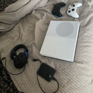 Xbox One S